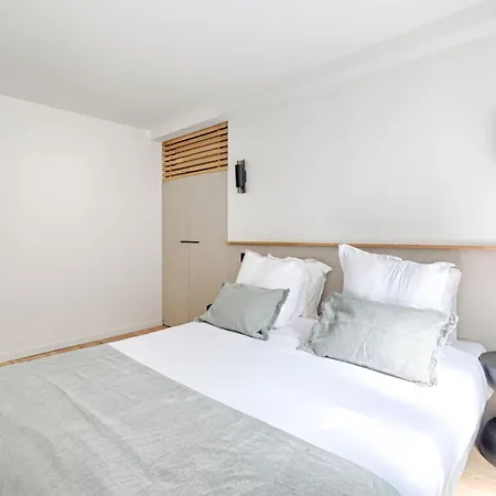 Apartment Louvre & Seine Luxury New 3br Full Ac By Melvane